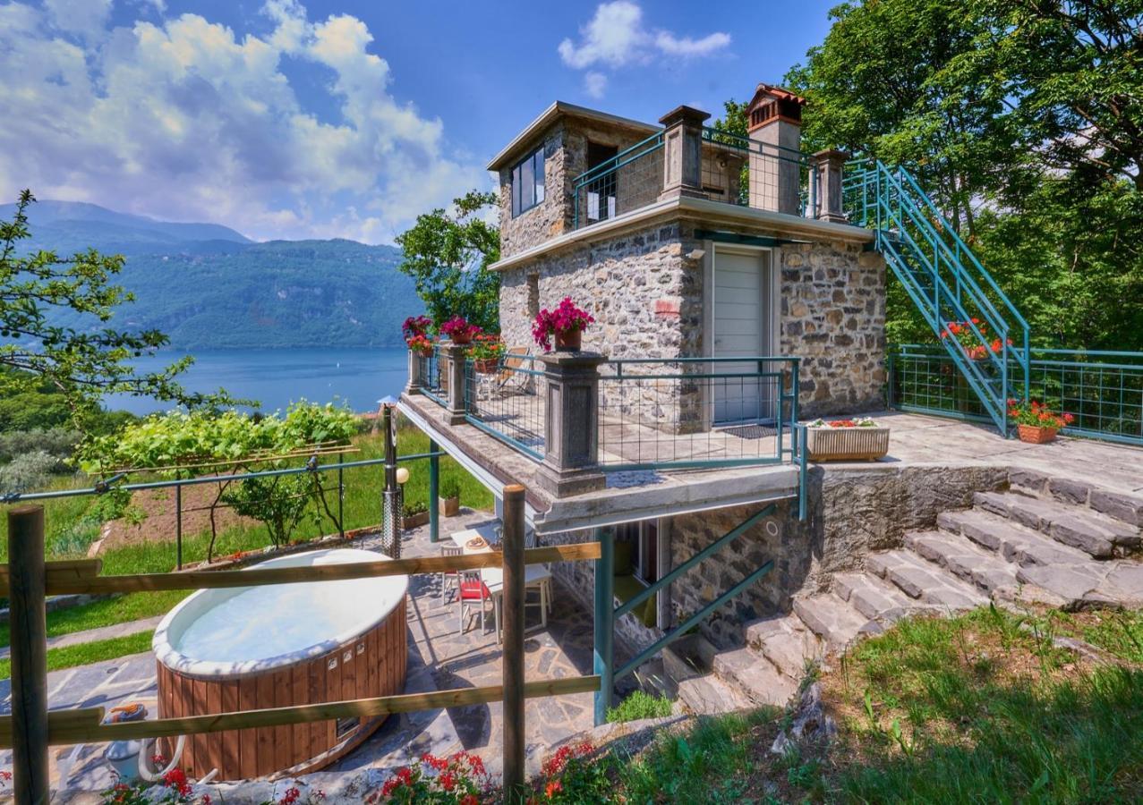 La Casetta Nel Bosco - Hot Tube And Sauna Lierna Exterior photo